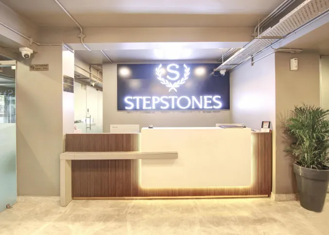 Stepstones-Hotelsand-Inn-Gurugram-reception
