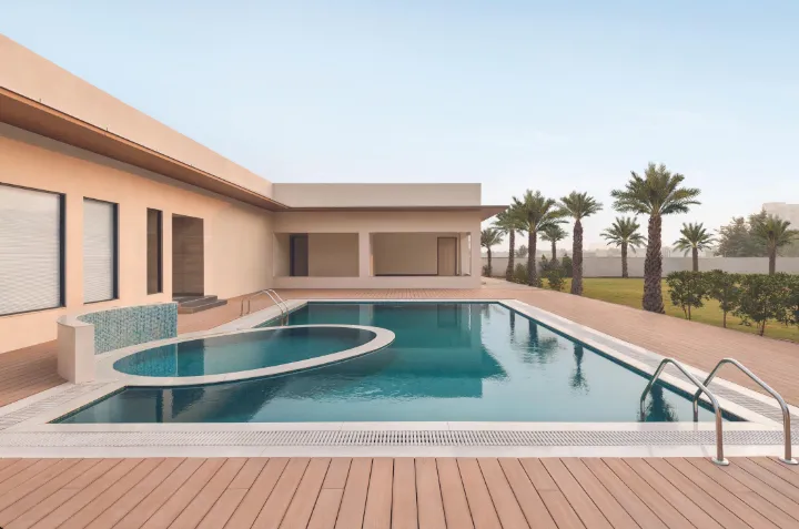 Wyndham-Garden-Murthal-swimmingpool