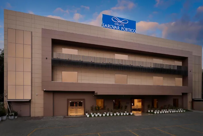 delite-sarovar-poritco-facade