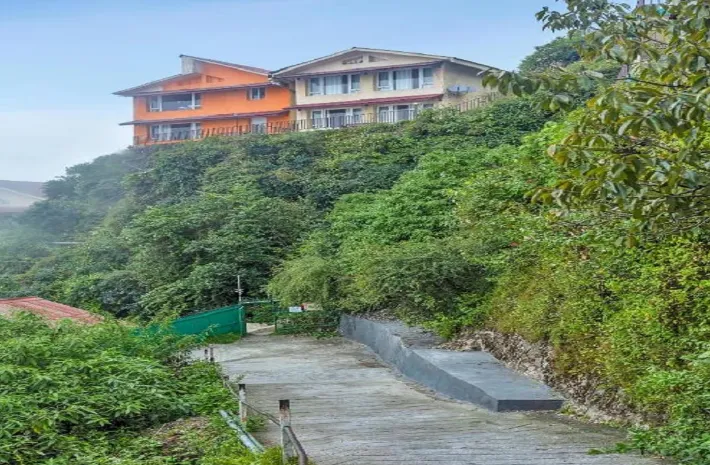 Club-Mahindra-Mussoorie-facade