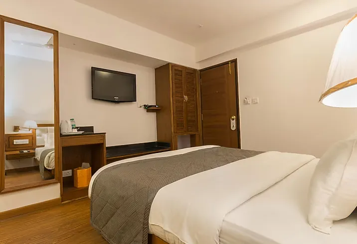 Country-Inn-Premier-Mussoorie-deluxe-room