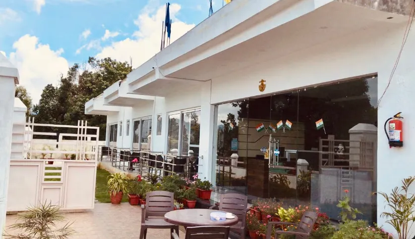 Hotel-JS-Inn-Mussoorie-entrance