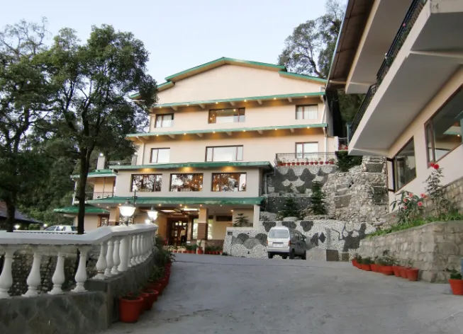 Madhuban-Sarovar-Portico-Mussoorie-entrance