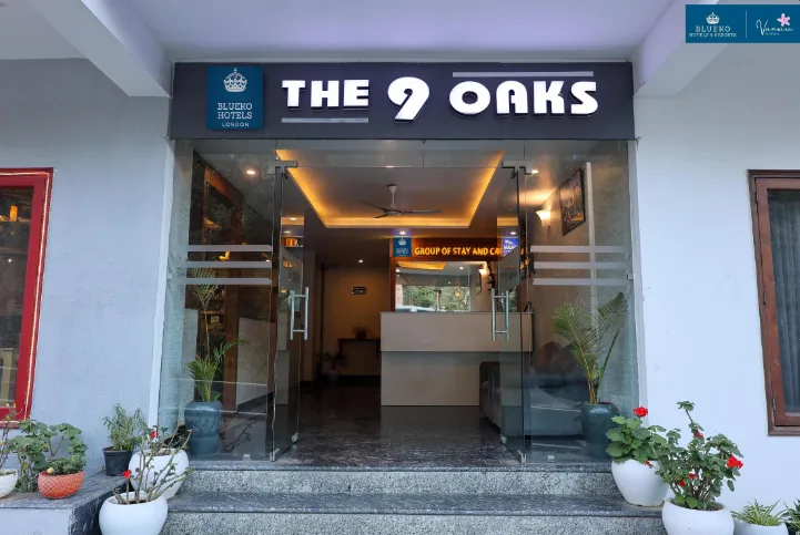 The-9-Oaks-Mussoorie-entrance
