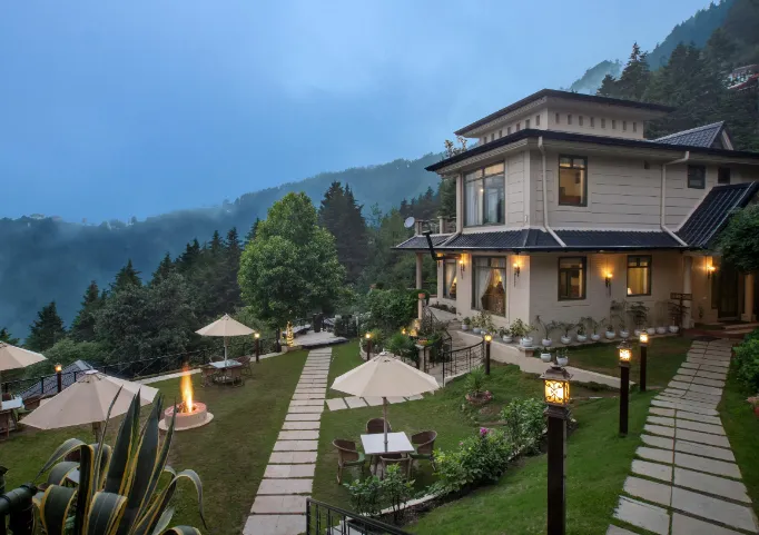 larisa-mussorie-entrance