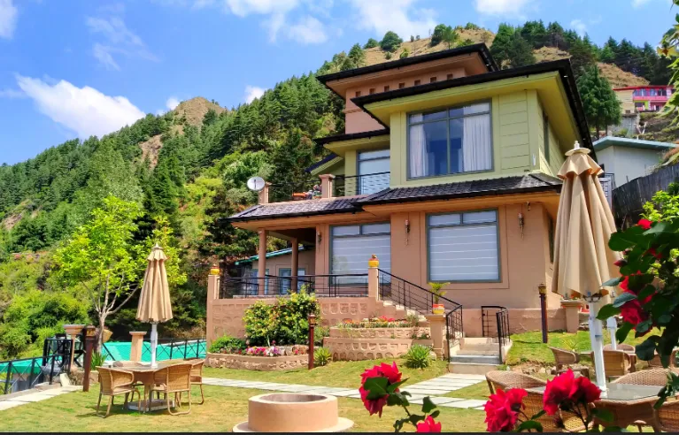 larisa-mussorie-facade