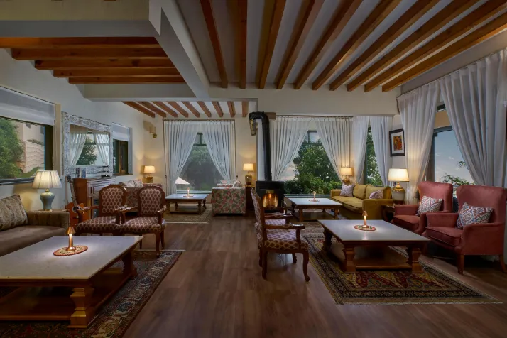 larisa-mussorie-restaurant
