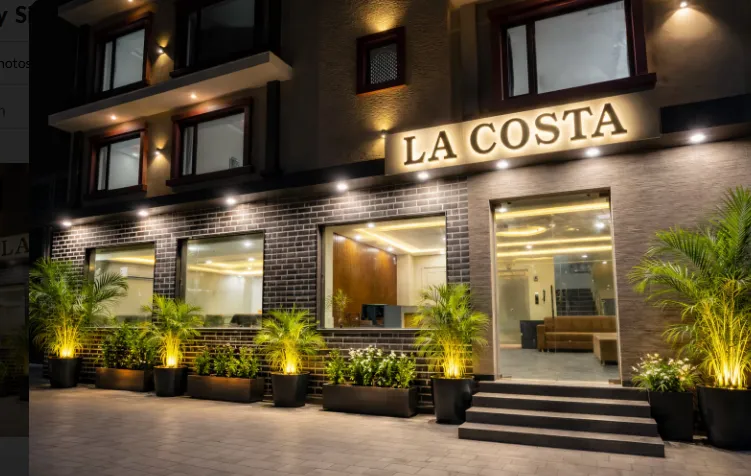 Hotel-LA-Costa-haridwar-entrance